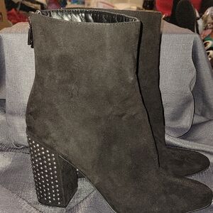 Jessica Simpson Black Heeled Boots with Elegant Design